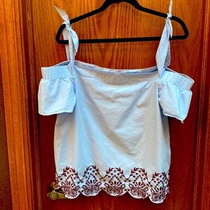 Off-the-shoulder 100% cotton Blouse with maroon stitched detailing